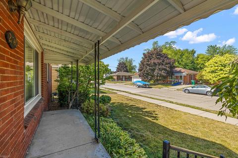21740 Schroeder, Eastpointe, MI 48021 photo 3