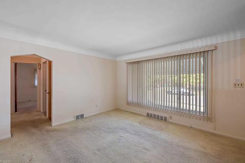 21740 Schroeder, Eastpointe, MI 48021 photo 6