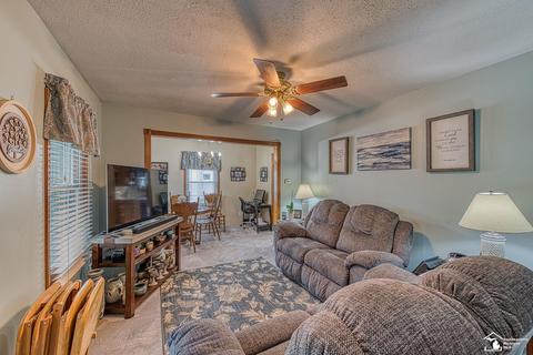 911 Cole Rd, Monroe, MI 48162 photo 3