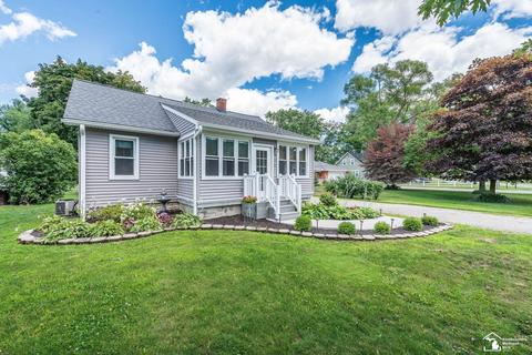 911 Cole Rd, Monroe, MI 48162 photo 1