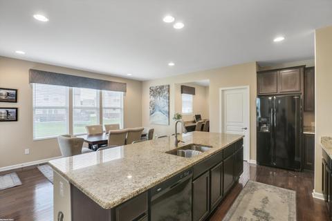 49164 Cranbrook Dr, Macomb, MI 48044 photo 9