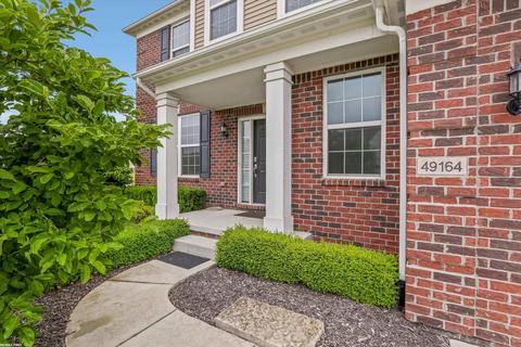 49164 Cranbrook Dr, Macomb, MI 48044 photo 2