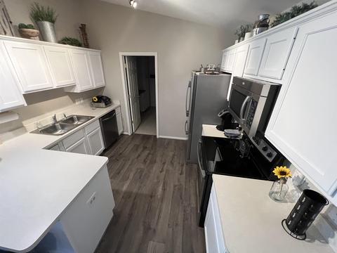 747 Eagle, Fenton, MI 48430 photo 3