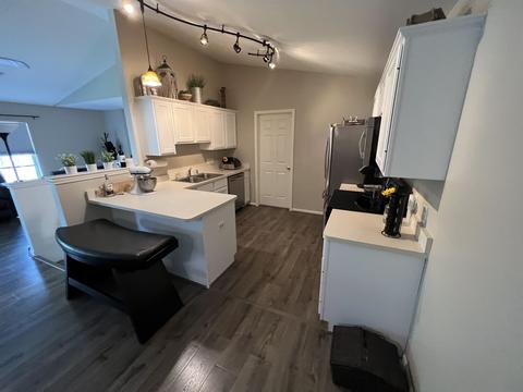 747 Eagle, Fenton, MI 48430 photo 4