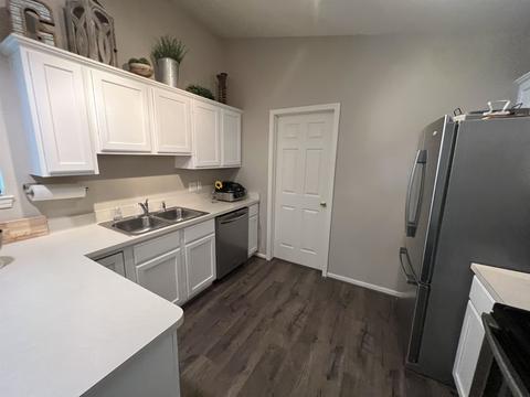 747 Eagle, Fenton, MI 48430 photo 7