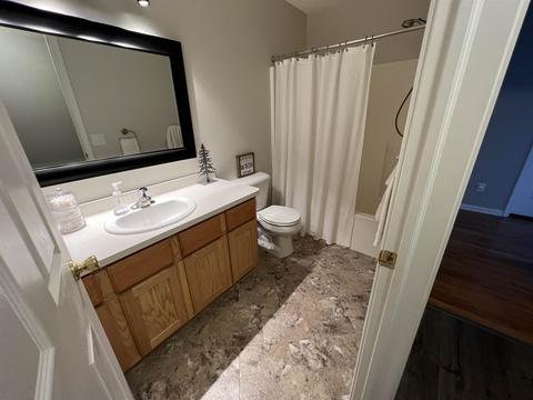 747 Eagle, Fenton, MI 48430 photo 18