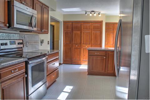 6885 Coachlite Dr, Tecumseh, MI 49286 photo 10