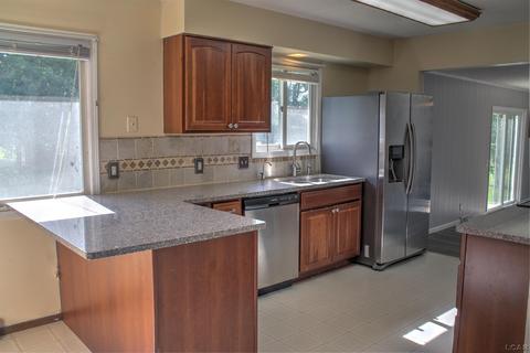 6885 Coachlite Dr, Tecumseh, MI 49286 photo 6