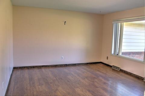 6885 Coachlite Dr, Tecumseh, MI 49286 photo 9