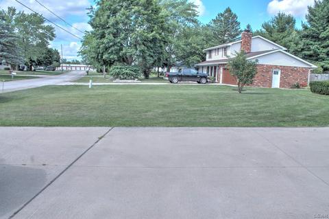 6885 Coachlite Dr, Tecumseh, MI 49286 photo 24