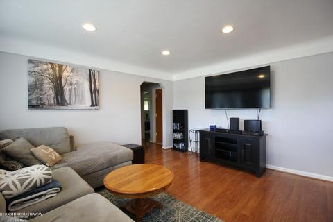 1020 Broadacre, Clawson, MI 48017 photo 4
