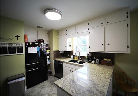 310 Crescent Pl, Flushing, MI 48433 photo 5
