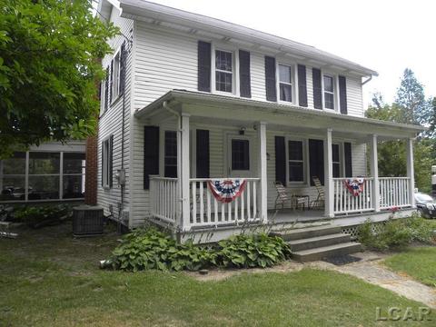 910 Comstock, Adrian, MI 49221 photo 3