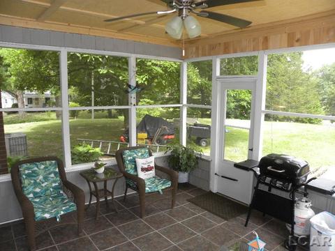 910 Comstock, Adrian, MI 49221 photo 28