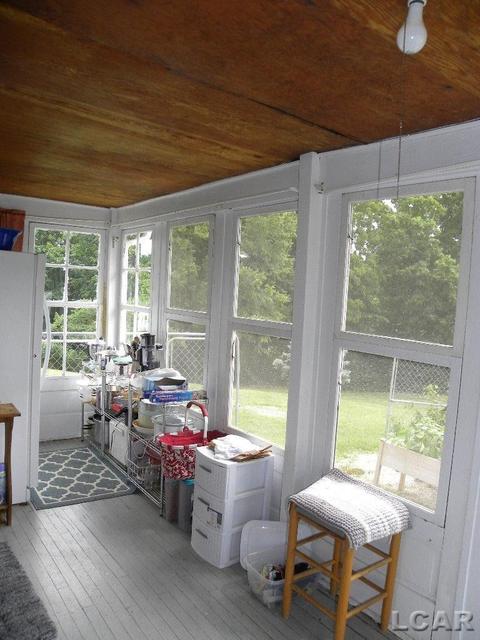 910 Comstock, Adrian, MI 49221 photo 31