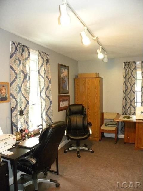 910 Comstock, Adrian, MI 49221 photo 17