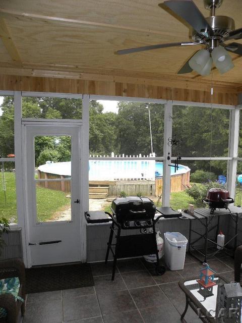 910 Comstock, Adrian, MI 49221 photo 30
