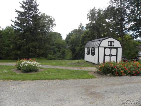 910 Comstock, Adrian, MI 49221 photo 44