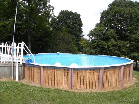 910 Comstock, Adrian, MI 49221 photo 39