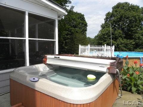 910 Comstock, Adrian, MI 49221 photo 37
