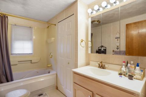 359 Johnson St, Freeland, MI 48623 photo 26