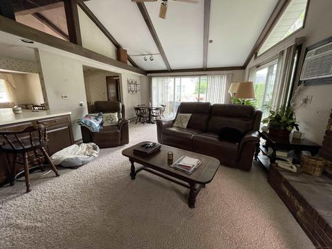 1016 S 10th, Saint Clair, MI 48079 photo 3