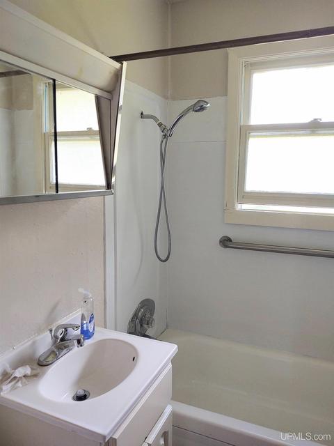 17 N 4th St, L'anse, MI 49946 photo 10