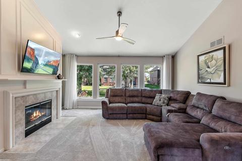 19901 Gallahad Dr, Macomb, MI 48044 photo 8