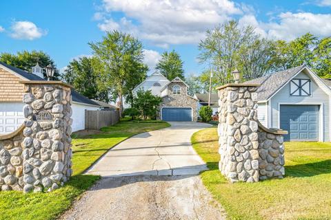 4577 Pointe Tremble Rd, Algonac, MI 48001 photo 1