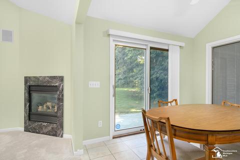 1617 Spruce Ct, Temperance, MI 48182 photo 23