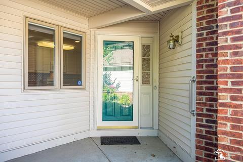 1617 Spruce Ct, Temperance, MI 48182 photo 6