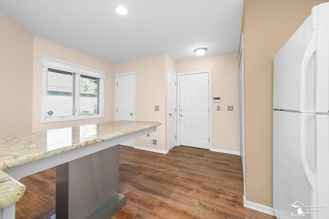 1617 Spruce Ct, Temperance, MI 48182 photo 16