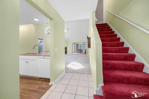 1617 Spruce Ct, Temperance, MI 48182 photo 8