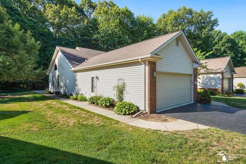 1617 Spruce Ct, Temperance, MI 48182 photo 2