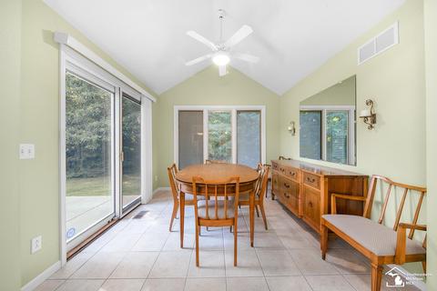 1617 Spruce Ct, Temperance, MI 48182 photo 22