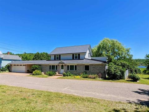 657 S Pne, Ishpeming, MI 49849 photo 1