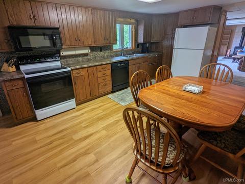 657 S Pne, Ishpeming, MI 49849 photo 14