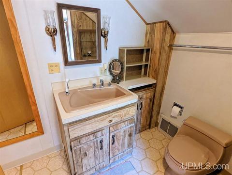 657 S Pne, Ishpeming, MI 49849 photo 25