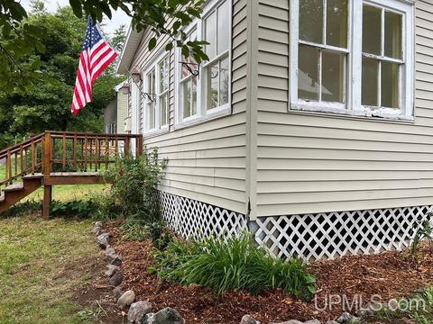 20898 E Second St, Hancock, MI 49930 photo 2