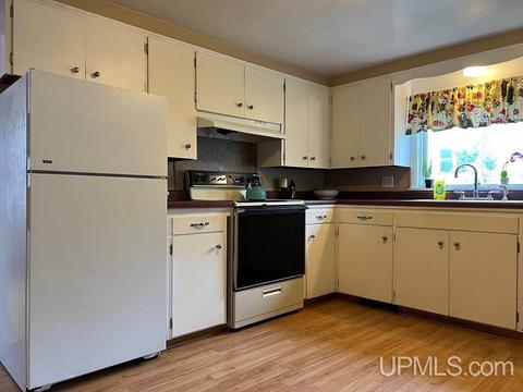 20898 E Second St, Hancock, MI 49930 photo 9