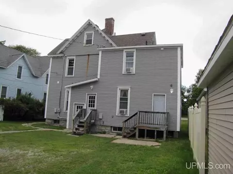 504 S 7th, Escanaba, MI 49829 photo 4