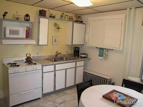 504 S 7th, Escanaba, MI 49829 photo 11