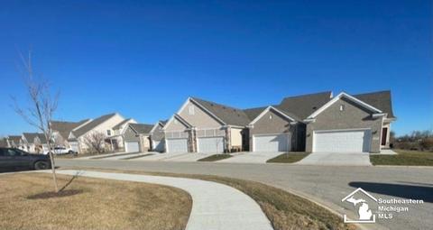 853 Plum Vlg #22, Monroe, MI 48161