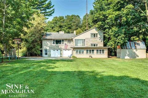 2427 S Lakeshore Rd, Applegate, MI 48401 photo 1