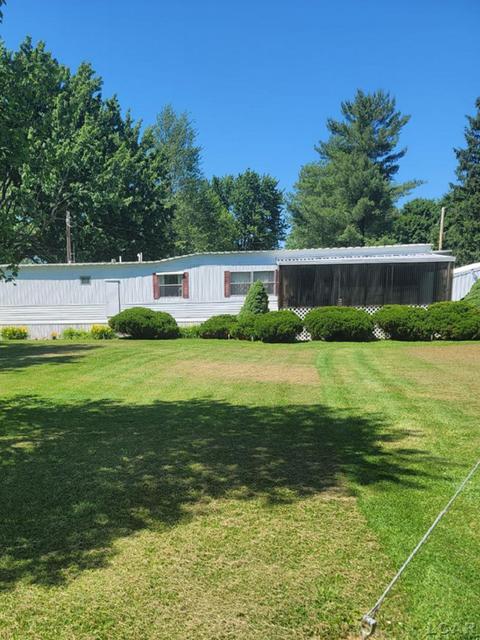 1094 Davis St, Adrian, MI 49221 photo 1