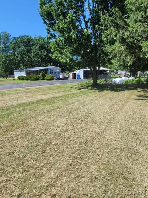 1094 Davis St, Adrian, MI 49221 photo 3