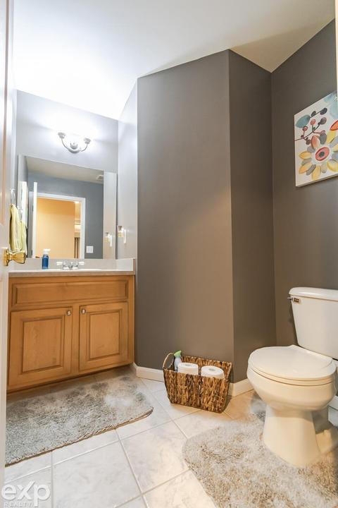17067 Sutton Place Dr, Macomb, MI 48042 photo 19