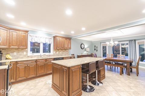 17067 Sutton Place Dr, Macomb, MI 48042 photo 14