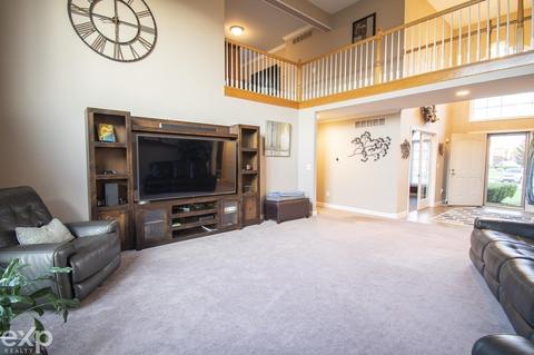 17067 Sutton Place Dr, Macomb, MI 48042 photo 8
