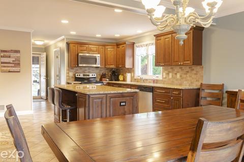 17067 Sutton Place Dr, Macomb, MI 48042 photo 13